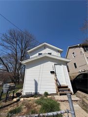 1213 Smithfarm Avenue, Akron, OH 44305