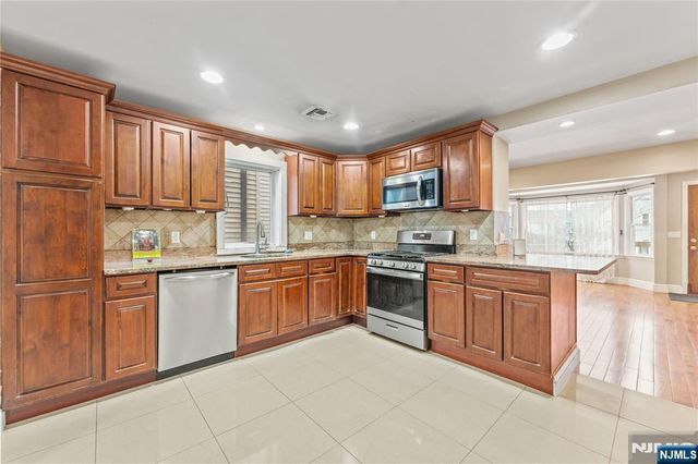 3 Sisco Place, Clifton, NJ 07011