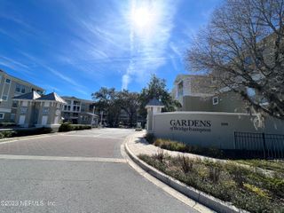 8290 GATE Parkway W, 304, Jacksonville, FL 32216