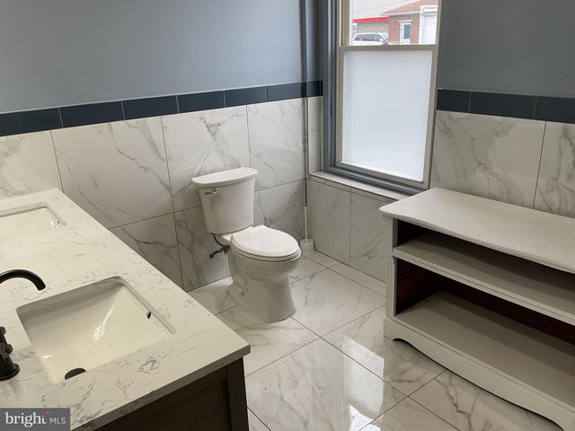 1880 W MARKET ST, York, PA 17404