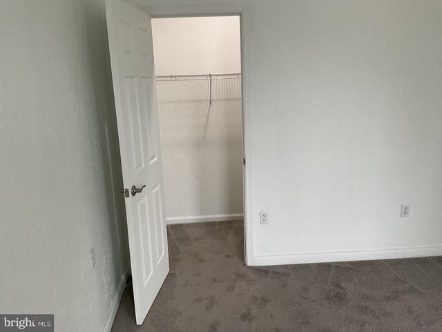 1880 W MARKET ST, York, PA 17404