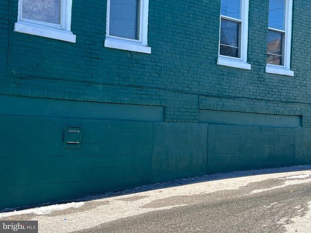 1880 W MARKET ST, York, PA 17404