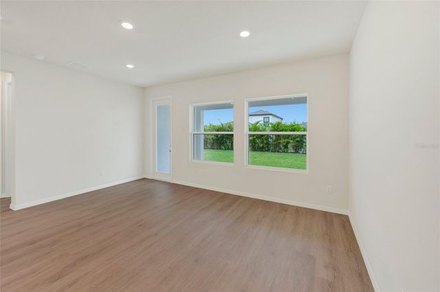 5024 CHAPEL ROW AVENUE, Apollo Beach, FL 33572