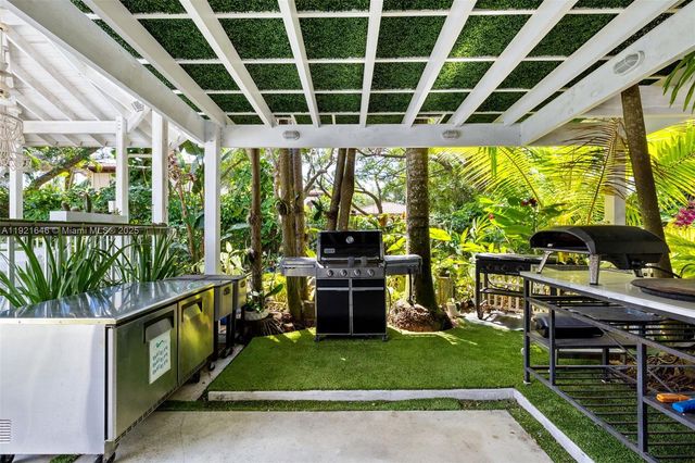 7720 SW 79th Ct, Miami, FL 33143