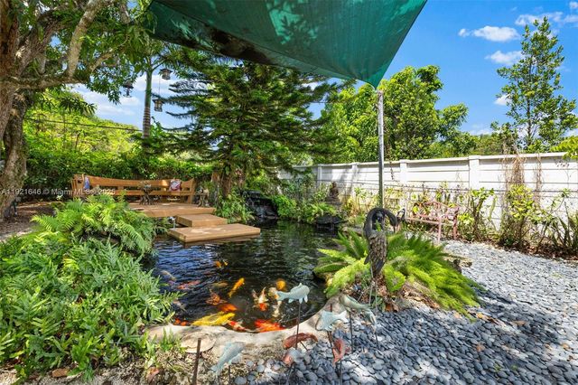 7720 SW 79th Ct, Miami, FL 33143