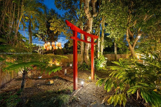 7720 SW 79th Ct, Miami, FL 33143