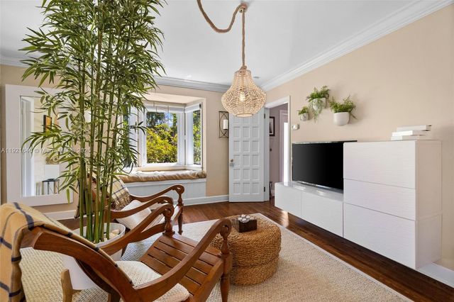 7720 SW 79th Ct, Miami, FL 33143