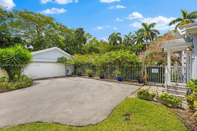 7720 SW 79th Ct, Miami, FL 33143