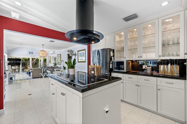 7720 SW 79th Ct, Miami, FL 33143