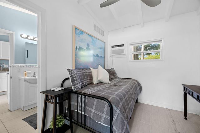 7720 SW 79th Ct, Miami, FL 33143