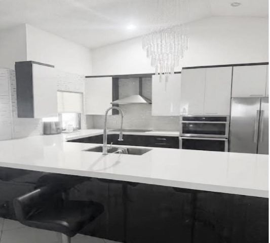 8631 NW 80th St, Tamarac, FL 33321