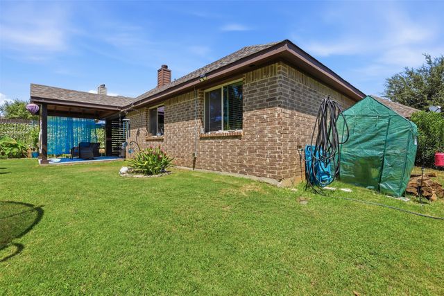 1216 Barberry Drive, Burleson, TX 76028