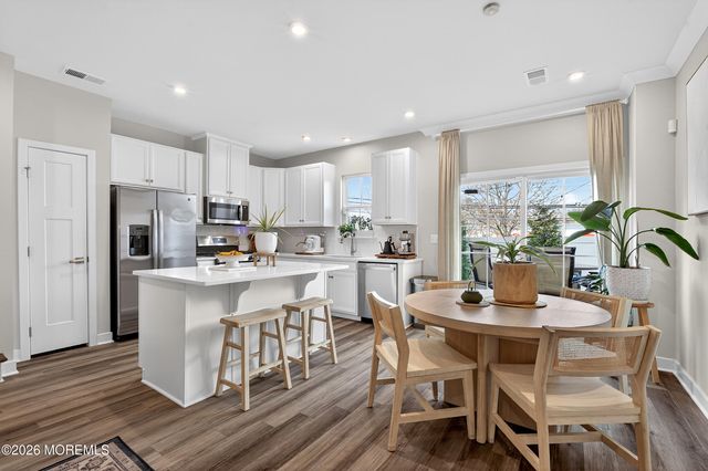 5 Athens Way, Cliffwood, NJ 07721