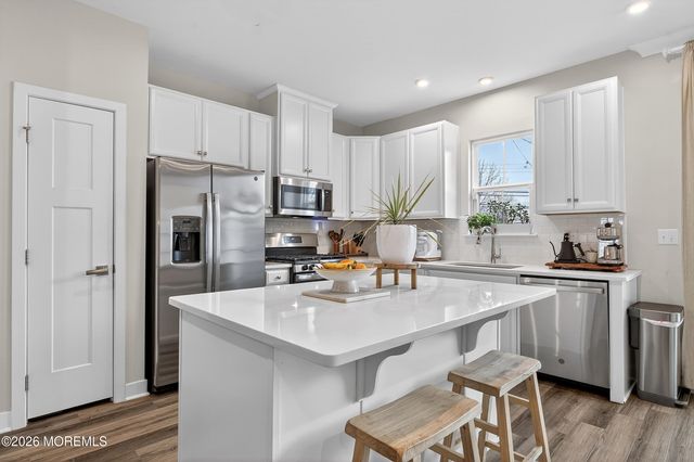 5 Athens Way, Cliffwood, NJ 07721