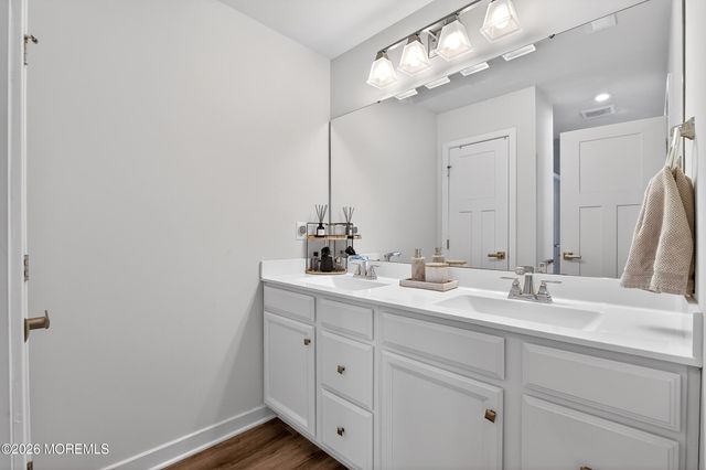 5 Athens Way, Cliffwood, NJ 07721