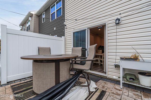 5 Athens Way, Cliffwood, NJ 07721