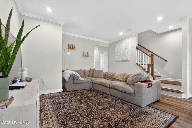 5 Athens Way, Cliffwood, NJ 07721