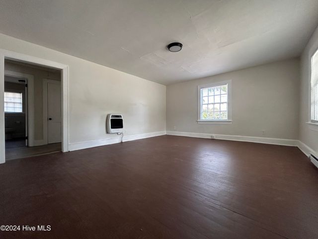 100 Howell Street, Greenville, NC 27834