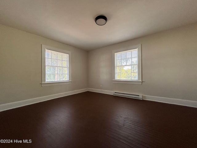 100 Howell Street, Greenville, NC 27834