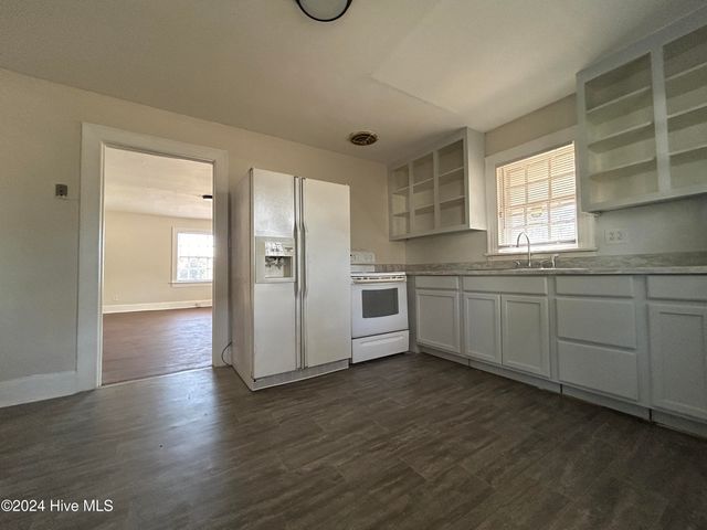 100 Howell Street, Greenville, NC 27834