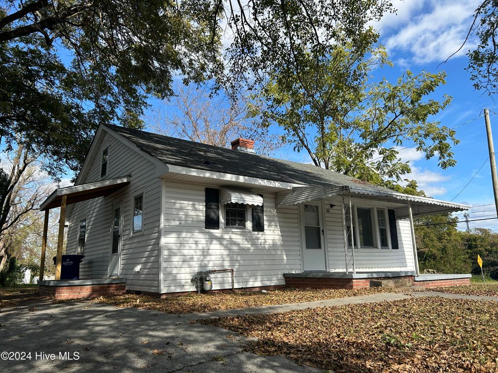 100 Howell Street, Greenville, NC 27834