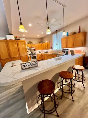 522 E Standifer Street, Hamilton, TX 76531