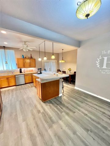 522 E Standifer Street, Hamilton, TX 76531