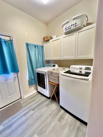 522 E Standifer Street, Hamilton, TX 76531