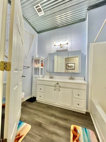 522 E Standifer Street, Hamilton, TX 76531