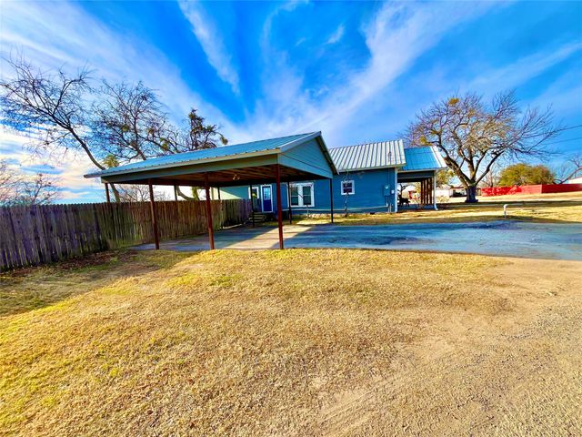 522 E Standifer Street, Hamilton, TX 76531
