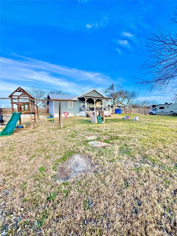 522 E Standifer Street, Hamilton, TX 76531