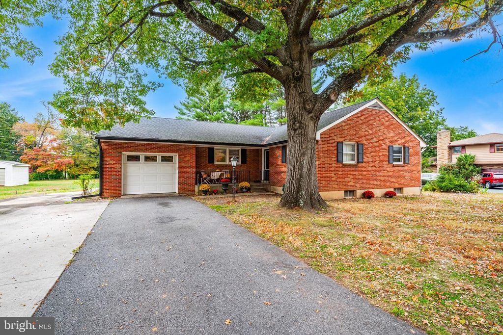 3779 PRESTON LN, Center Valley, PA 18034