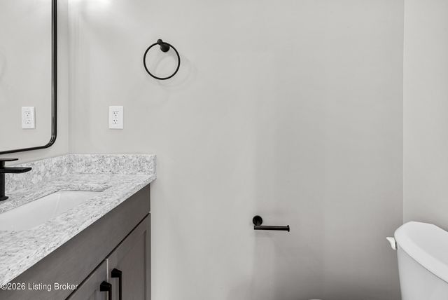 559 Ford Dr, Mt Washington, KY 40047