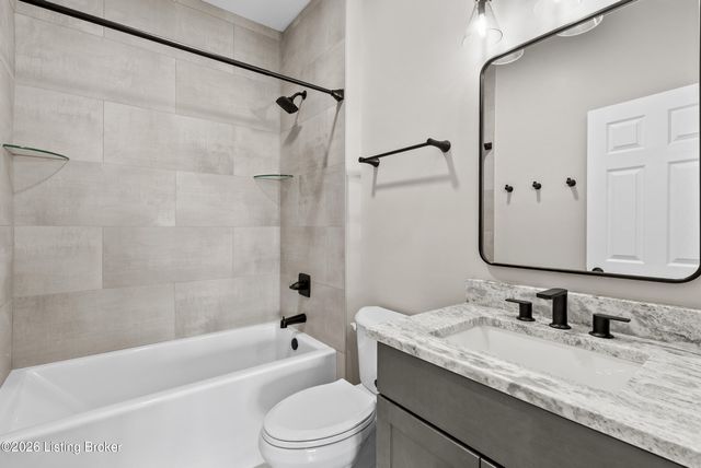 559 Ford Dr, Mt Washington, KY 40047