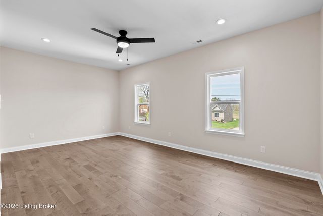 559 Ford Dr, Mt Washington, KY 40047