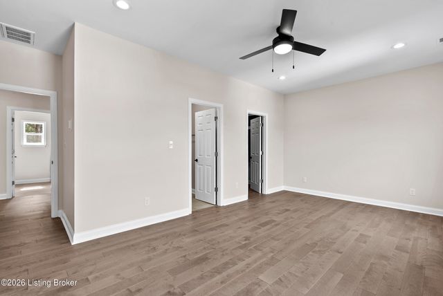 559 Ford Dr, Mt Washington, KY 40047