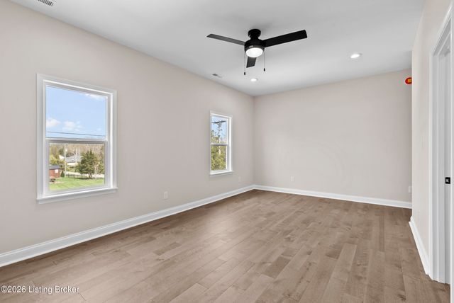 559 Ford Dr, Mt Washington, KY 40047