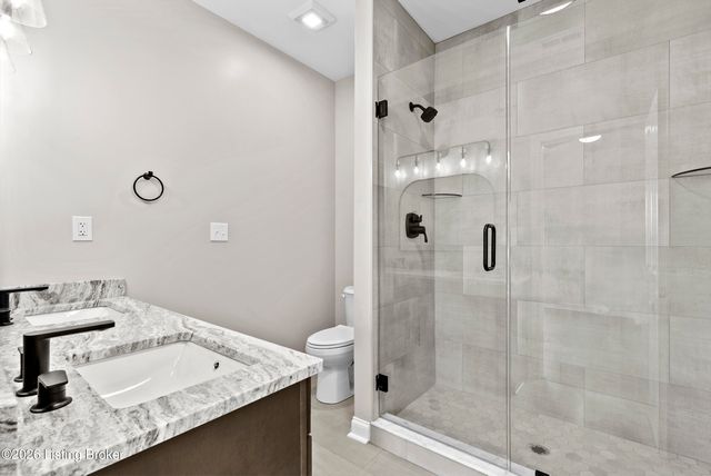 559 Ford Dr, Mt Washington, KY 40047