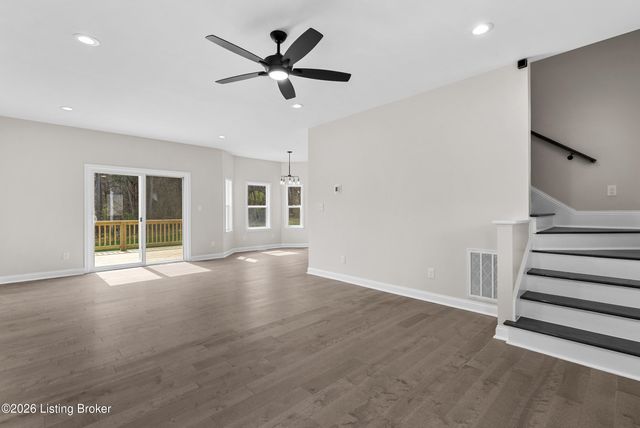 559 Ford Dr, Mt Washington, KY 40047