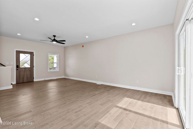 559 Ford Dr, Mt Washington, KY 40047