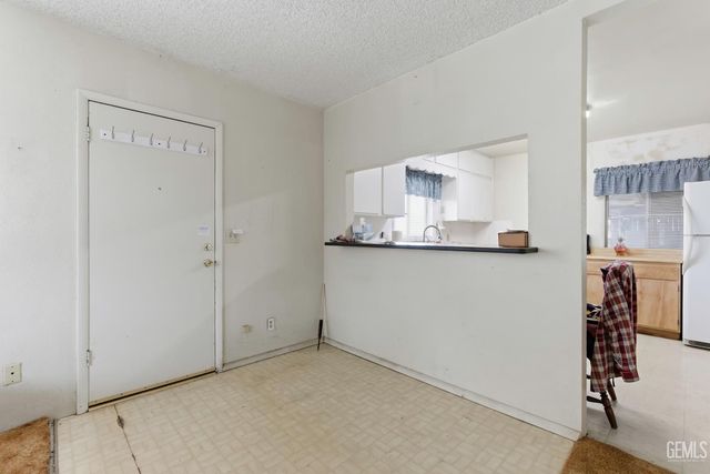 1241 Wilson Avenue, Bakersfield, CA 93308