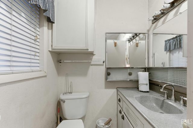 1241 Wilson Avenue, Bakersfield, CA 93308