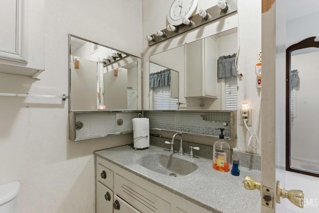 1241 Wilson Avenue, Bakersfield, CA 93308