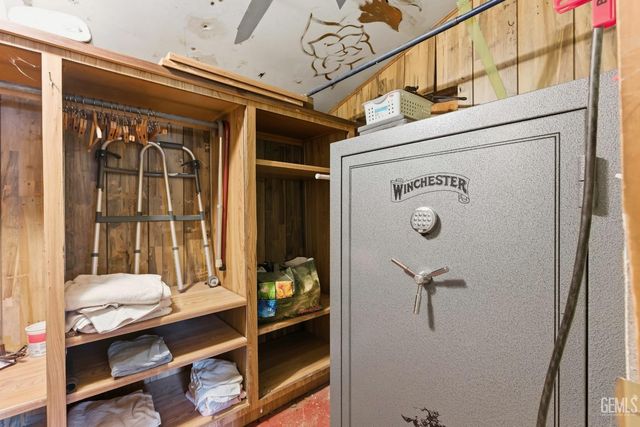 1241 Wilson Avenue, Bakersfield, CA 93308