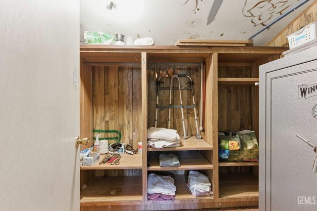 1241 Wilson Avenue, Bakersfield, CA 93308