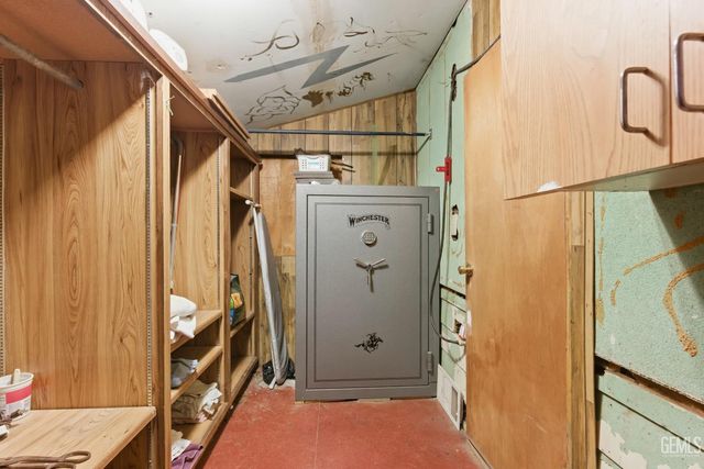 1241 Wilson Avenue, Bakersfield, CA 93308