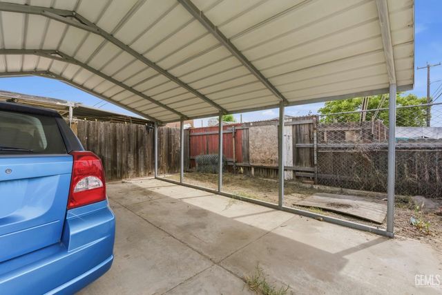 1241 Wilson Avenue, Bakersfield, CA 93308