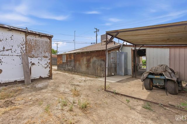 1241 Wilson Avenue, Bakersfield, CA 93308