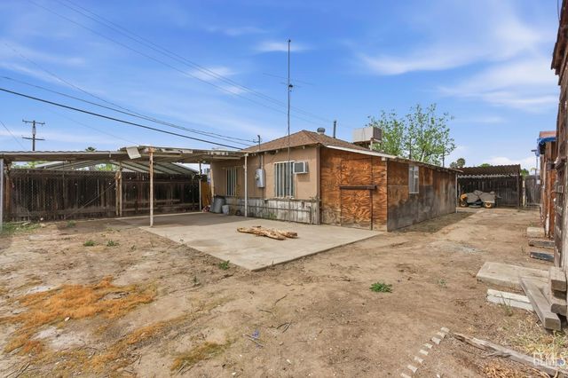 1241 Wilson Avenue, Bakersfield, CA 93308