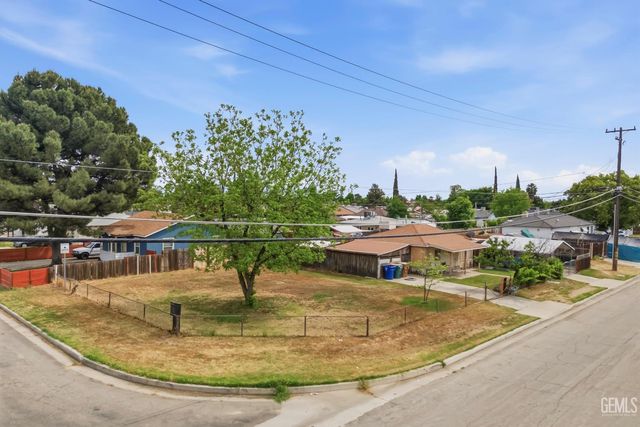 1241 Wilson Avenue, Bakersfield, CA 93308